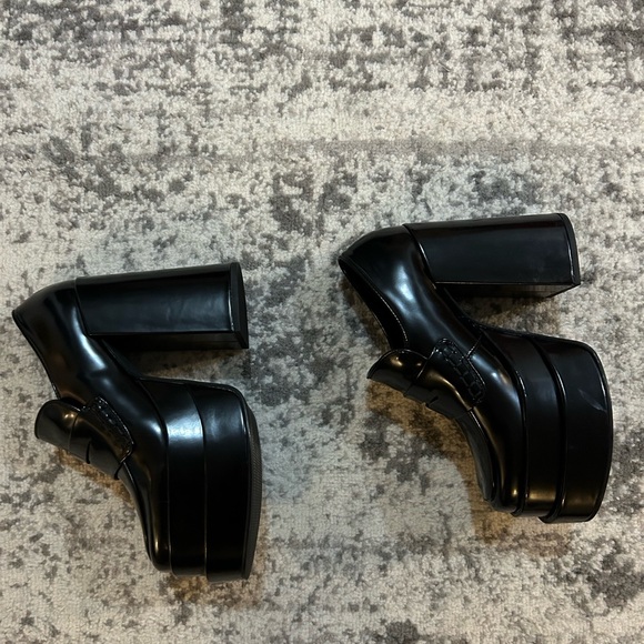 Steve Madden Platform Loafer. Never Worn Outside. - Picture 4 of 4